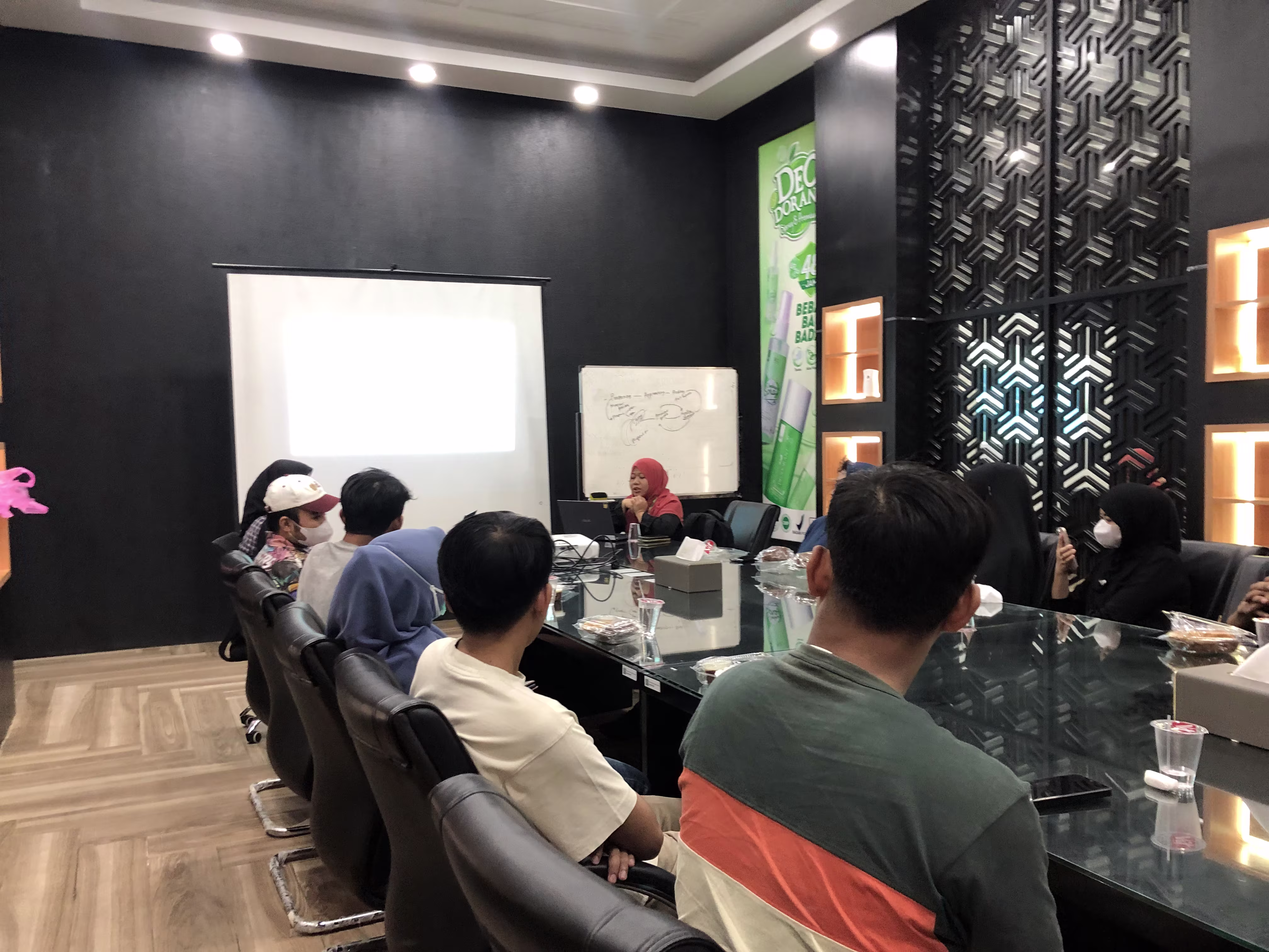 Proses Menjaga Status Halal untuk Bisnis Skincare & Kosmetik